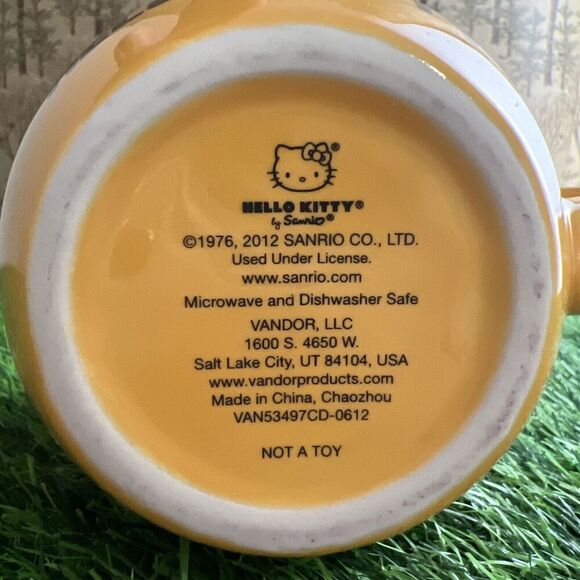 Hello Kitty Halloween Mug Sanrio Trick Or Treat Spider 1976 Design 2012 - Picture 3 of 6